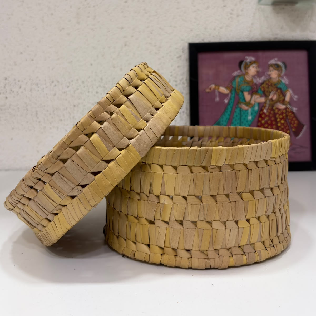 Sabai Grass round gift box