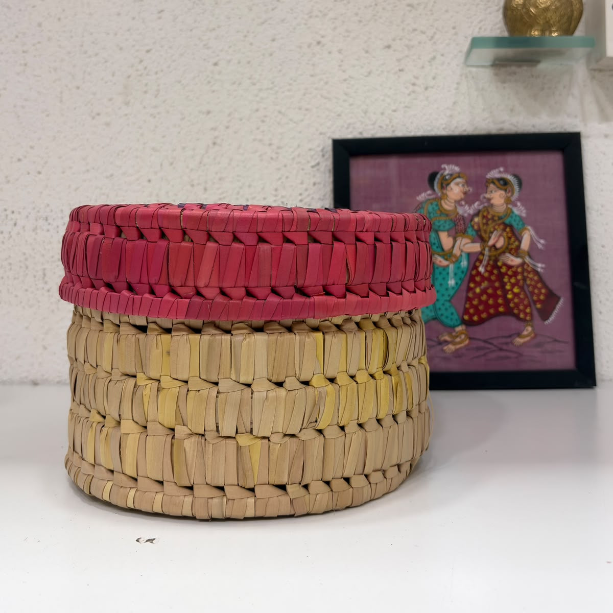 Sabai Grass round gift box pink & purple